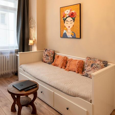 Studio Apartment - Tower Petrin براغ المظهر الخارجي الصورة