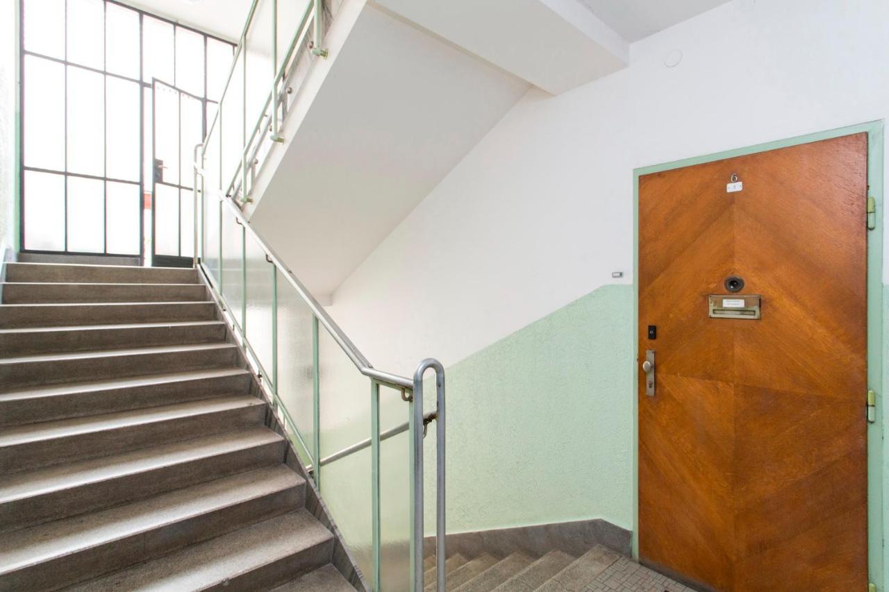 Studio Apartment - Tower Petrin براغ المظهر الخارجي الصورة