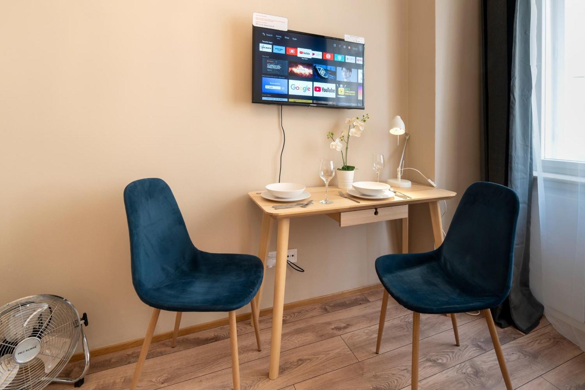 Studio Apartment - Tower Petrin براغ المظهر الخارجي الصورة