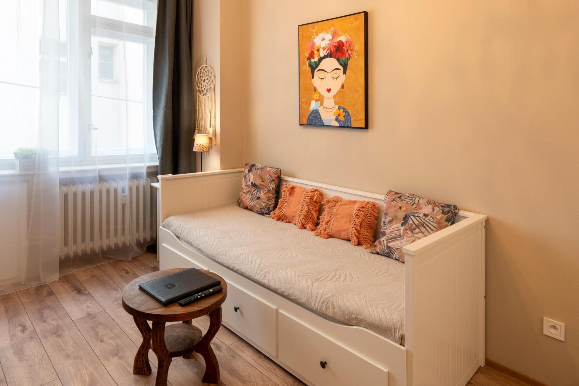 Studio Apartment - Tower Petrin براغ المظهر الخارجي الصورة