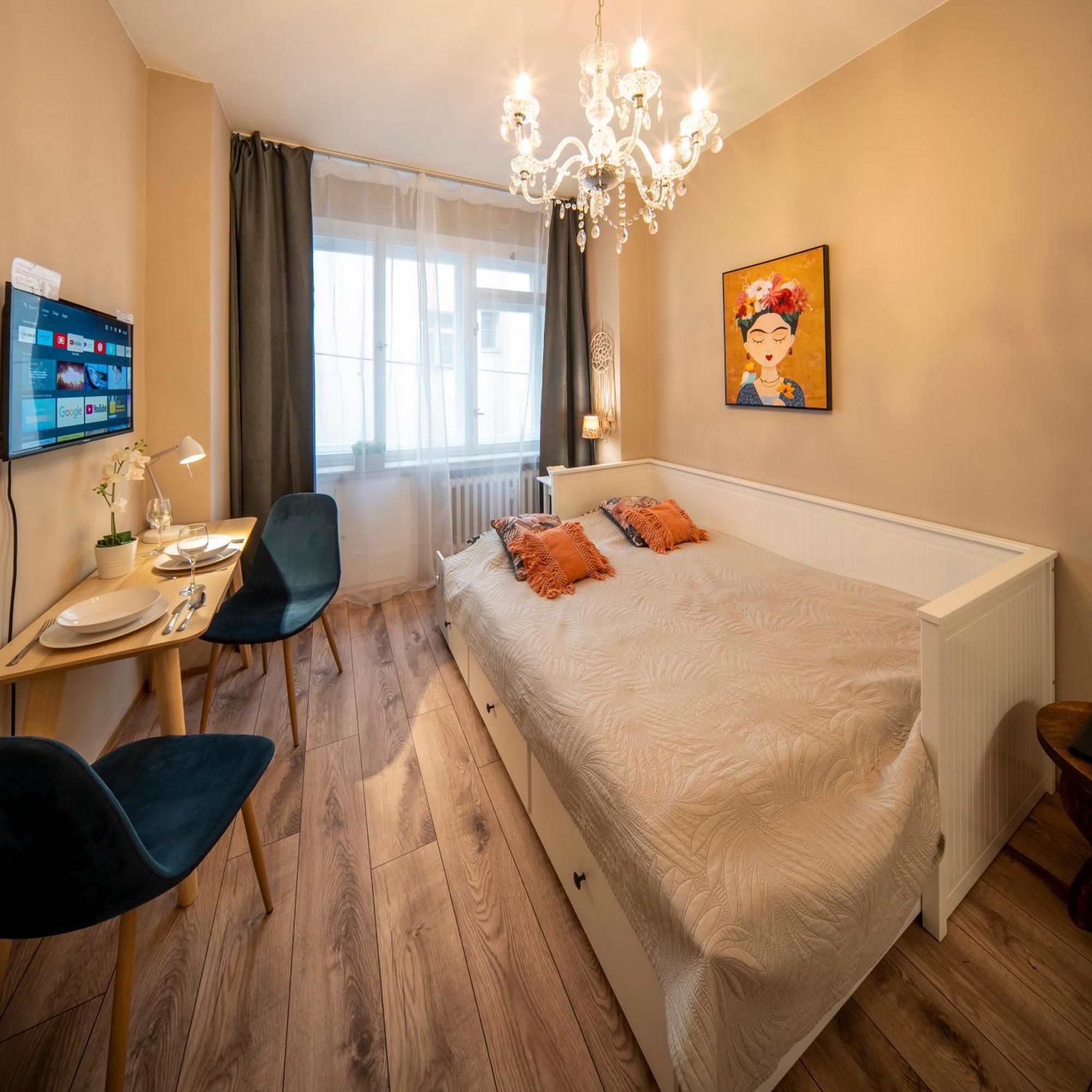 Studio Apartment - Tower Petrin براغ المظهر الخارجي الصورة