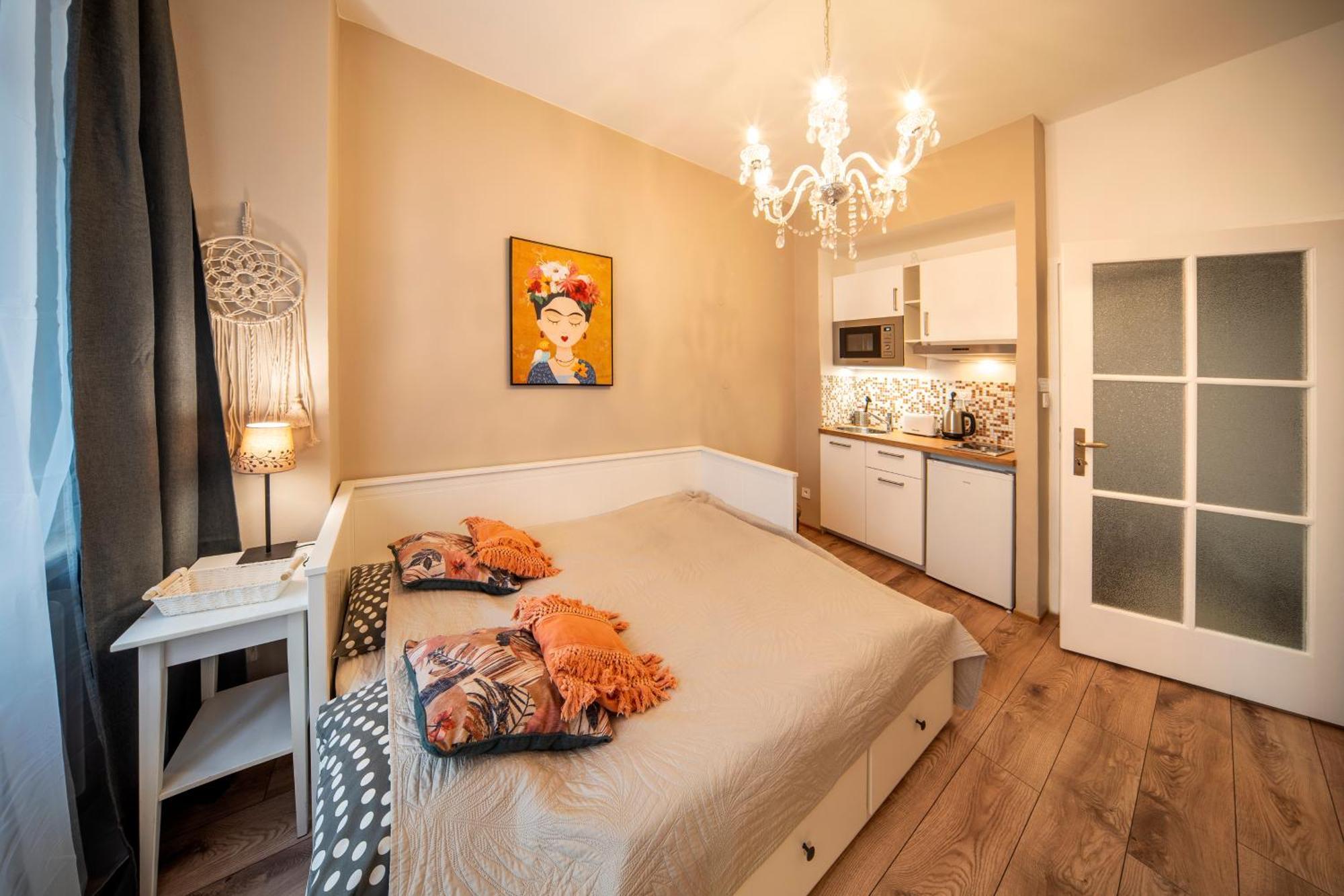 Studio Apartment - Tower Petrin براغ المظهر الخارجي الصورة