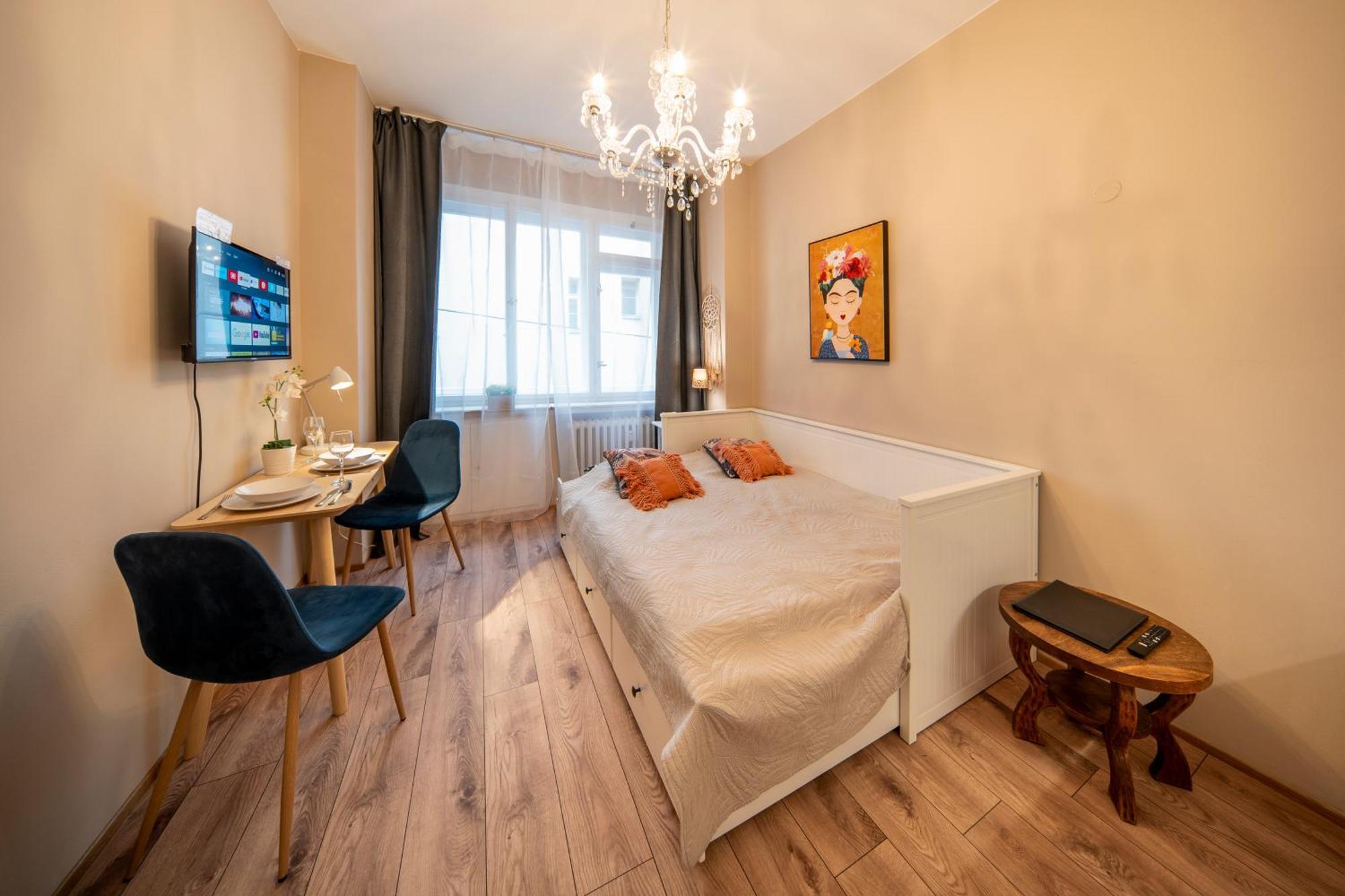 Studio Apartment - Tower Petrin براغ المظهر الخارجي الصورة
